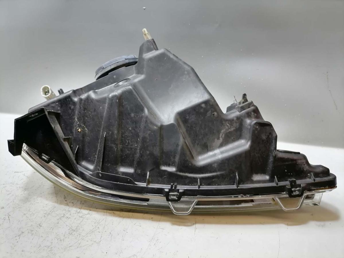 Dacia Logan MCV original Scheinwerfer vorn links Halogen Bj.2009